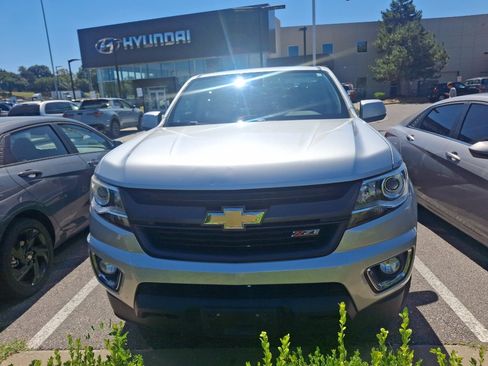 Used 2018 Chevrolet Colorado Z71 AWD/4WD image 2