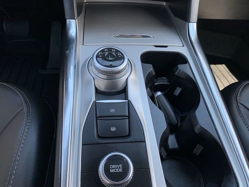 Used 2022 Ford Explorer XLT w/ Equipment Group 202A image 25