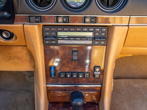 Used 1988 Mercedes-Benz 560 SL image 45