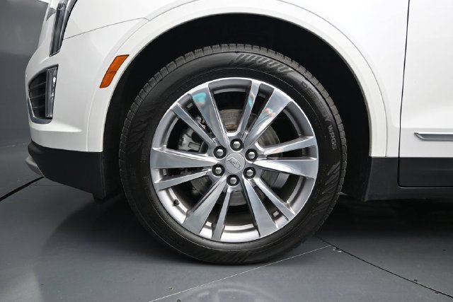 Used 2024 Cadillac XT5 Premium Luxury w/ LPO, Floor Liner Package AWD/4WD image 17