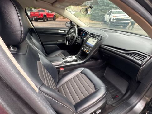 Used 2018 Ford Fusion SE w/ Equipment Group 201A AWD/4WD image 16