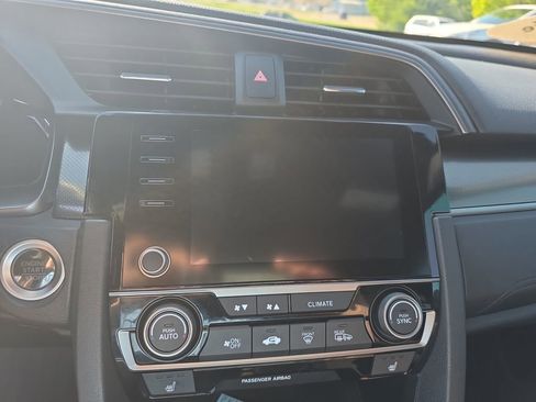 Used 2019 Honda Civic EX image 9