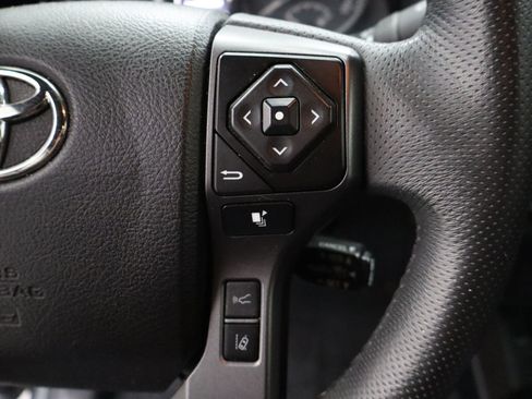 Used 2021 Toyota Tacoma TRD Sport image 17