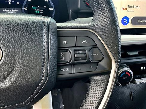 Used 2024 Toyota Tacoma TRD Off-Road image 20