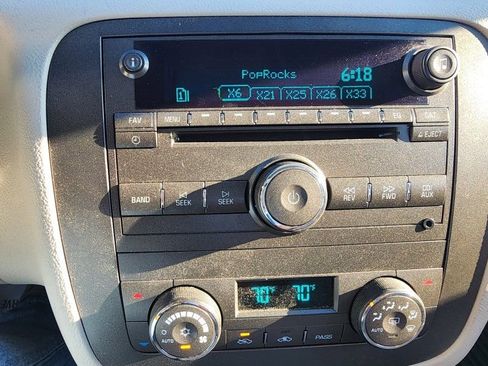 Used 2011 Buick Lucerne CX image 14