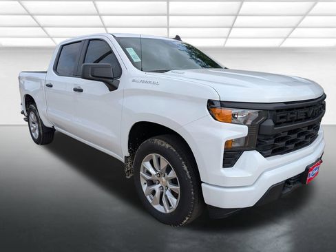 New 2026 Chevrolet Silverado 1500 Custom RWD image 1