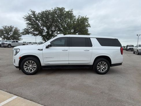 Used 2021 GMC Yukon XL Denali image 2