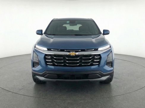Used 2025 Chevrolet Equinox LT image 2