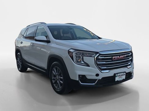 Used 2024 GMC Terrain SLT image 7