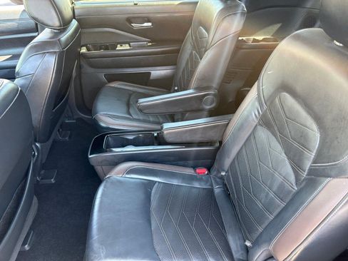 Used 2022 Nissan Pathfinder Platinum w/ Cargo Package FWD image 17