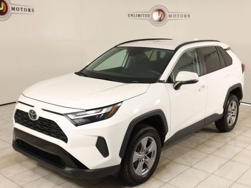 Used 2022 Toyota RAV4 XLE AWD/4WD image 35