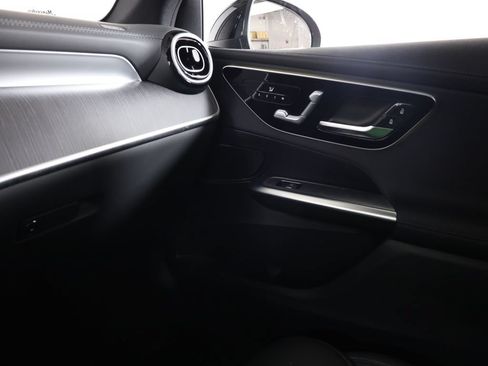 Used 2026 Mercedes-Benz GLC 300 4MATIC image 21