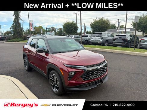 Used 2025 Chevrolet TrailBlazer RS w/ Convenience Package AWD/4WD image 1