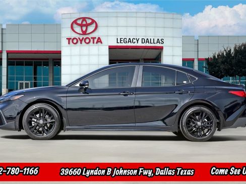 Used 2026 Toyota Camry SE w/ Convenience Package FWD image 7