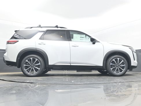 New 2026 Nissan Pathfinder Platinum AWD/4WD image 31