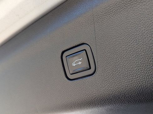 Used 2022 Buick Enclave Premium image 36