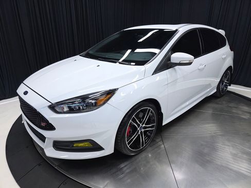 Used 2016 Ford Focus ST w/ Equipment Group 402A FWD image 49