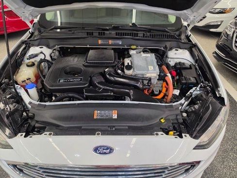 Used 2018 Ford Fusion SE FWD image 40