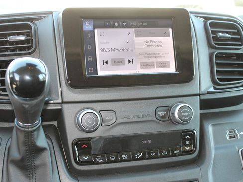 New 2025 RAM ProMaster 2500 w/ Convenience Group FWD image 29