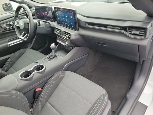 Used 2025 Ford Mustang Coupe image 26