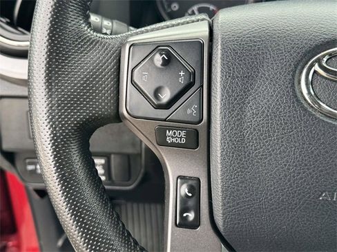 Used 2020 Toyota Tacoma TRD Off-Road image 13