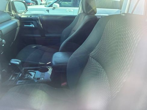 Used 2019 Toyota 4Runner TRD Off-Road AWD/4WD image 5