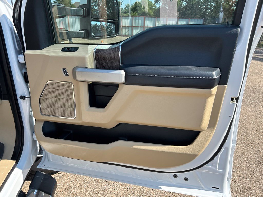 Used 2019 Ford F250 Lariat w/ Lariat Ultimate Package AWD/4WD image 43