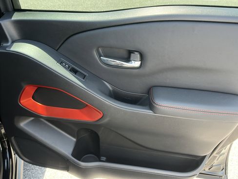 Used 2022 Nissan Frontier PRO-4X w/ Technology Package image 17