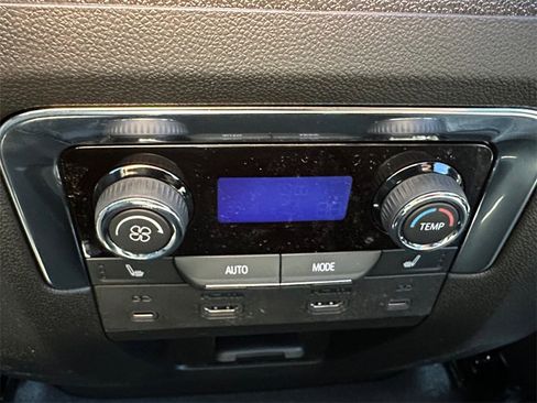 New 2026 Chevrolet Suburban Premier image 21