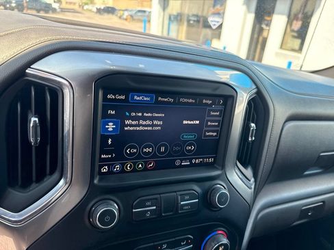 Used 2020 Chevrolet Silverado 1500 LTZ AWD/4WD image 32