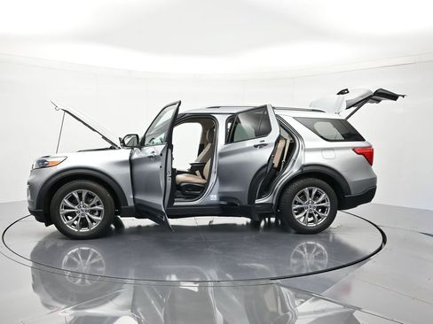 Used 2023 Ford Explorer Limited w/ Equipment Group 301A RWD image 47