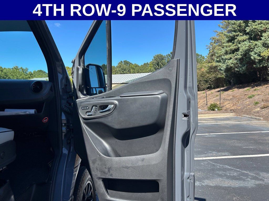 Used 2022 Mercedes-Benz Sprinter 2500 image 89