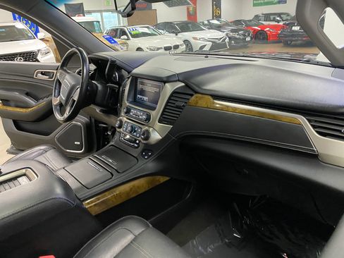 Used 2017 GMC Yukon Denali w/ Open Road Package AWD/4WD image 22
