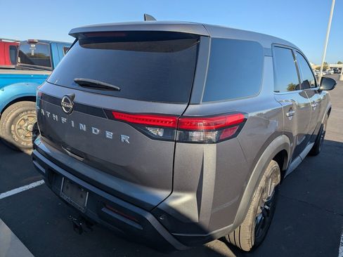 Used 2022 Nissan Pathfinder S image 5