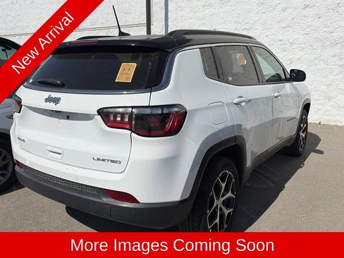 Used 2024 Jeep Compass Limited AWD/4WD image 2