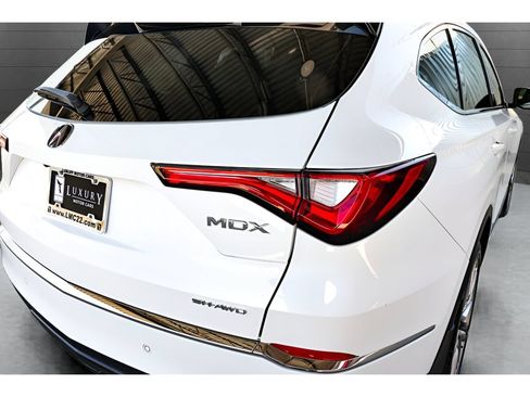 Used 2023 Acura MDX SH-AWD w/ Advance Package image 16