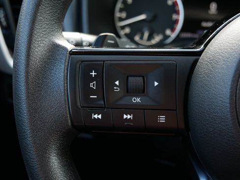 Used 2023 Nissan Rogue SV AWD/4WD image 28