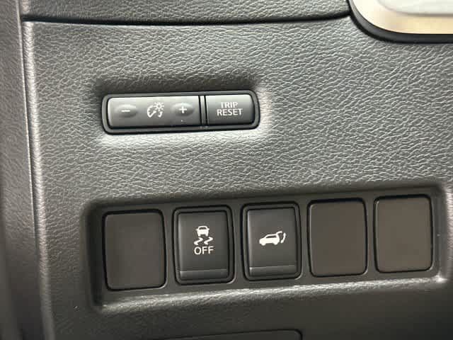 Used 2016 Nissan Murano SL w/ SL Technology Package FWD image 19