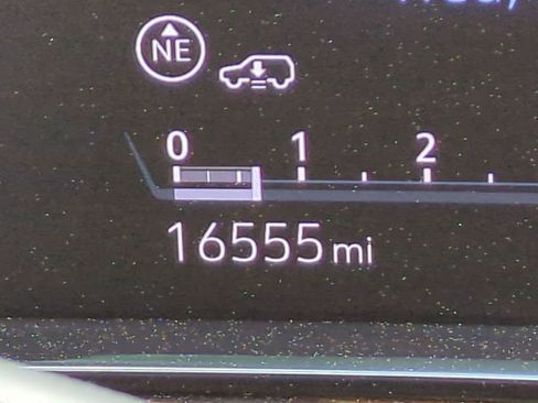 Certified 2024 Cadillac Escalade ESV Premium Luxury w/ Performance Package image 24