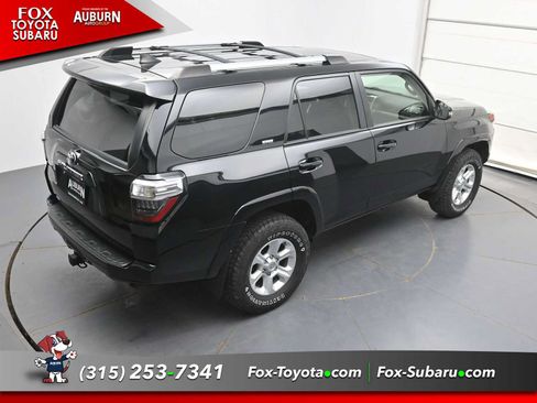 Used 2022 Toyota 4Runner SR5 Premium w/ Moonroof Package AWD/4WD image 30