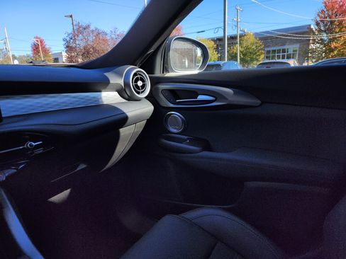 Used 2024 Alfa Romeo Tonale Veloce image 11