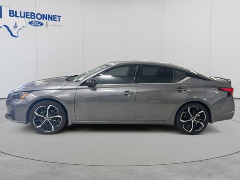 Used 2024 Nissan Altima 2.5 SR FWD image 6
