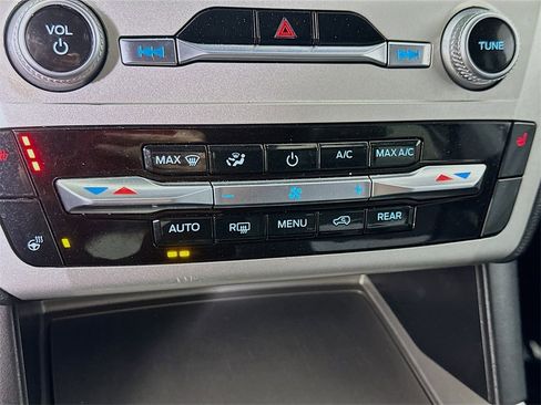 Used 2022 Ford Explorer XLT w/ Equipment Group 202A image 26