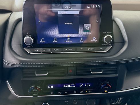 Used 2023 Nissan Rogue SV FWD image 18