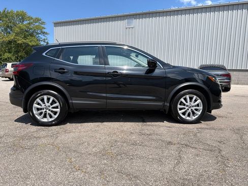 Used 2022 Nissan Rogue Sport SV w/ Technology Package AWD/4WD image 6