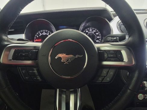 Used 2017 Ford Mustang Premium image 19