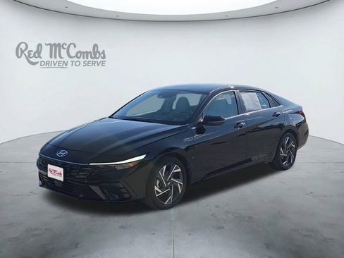 Used 2025 Hyundai Elantra Limited FWD image 1