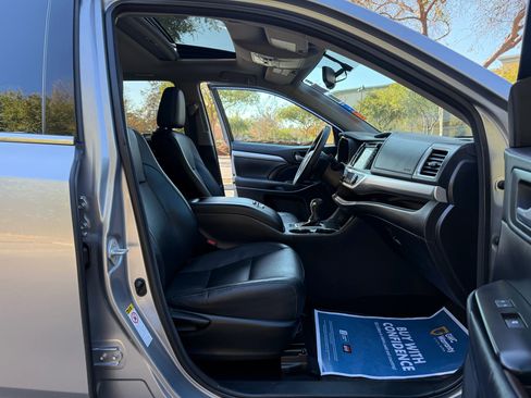 Used 2015 Toyota Highlander XLE image 15