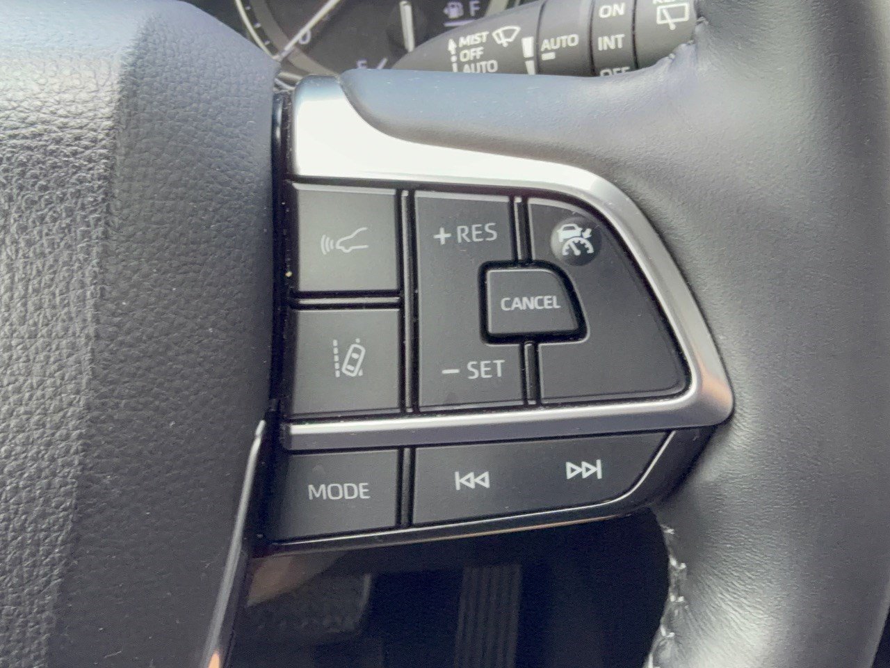 Certified 2021 Toyota Highlander Platinum FWD image 19