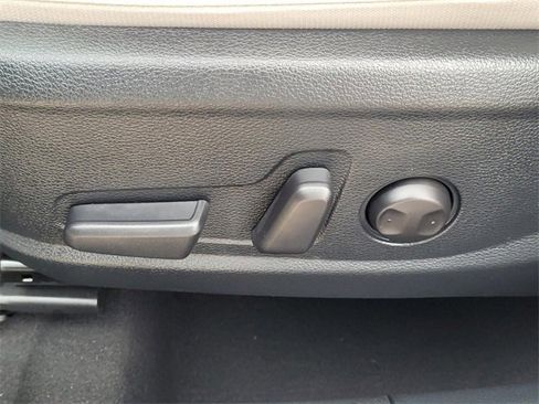 Used 2023 Kia Seltos EX image 17